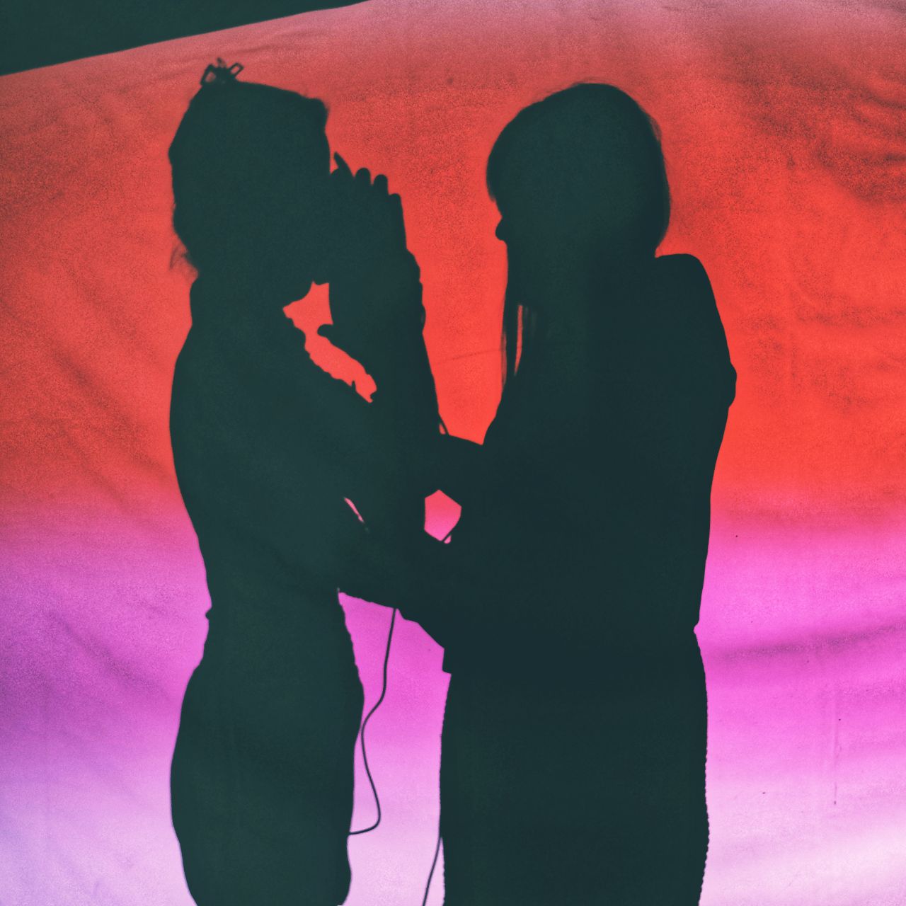 Shadow portrayal of the dancer Victoria Henneberg and Katharina Groß